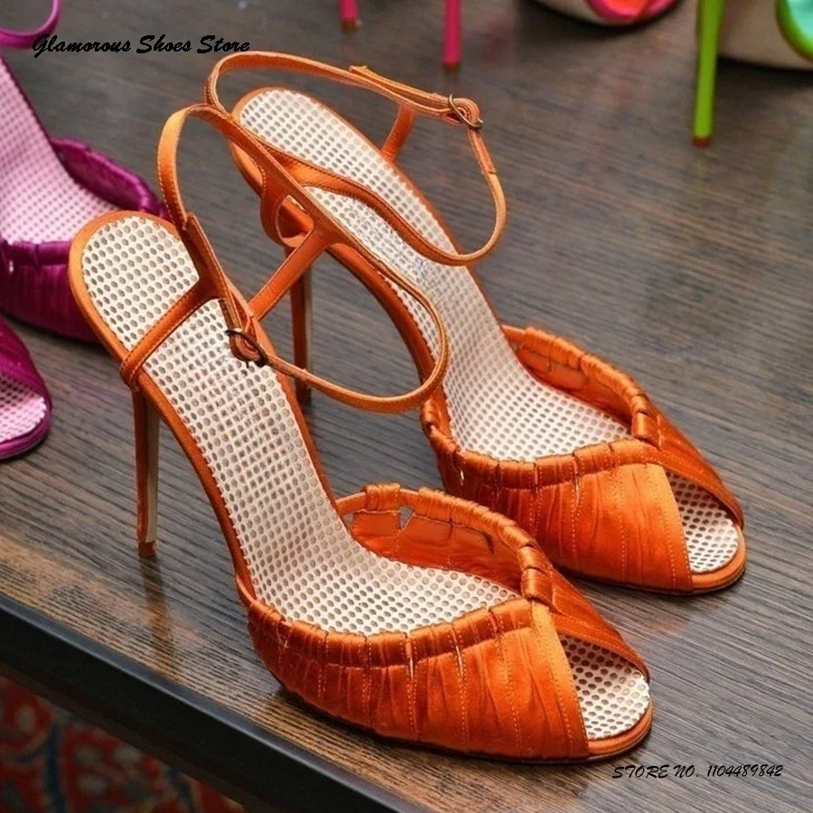Женские вечерние атласные сандалии, летние стильные туфли с круглым открытым носком на высоком каблуке-шпильке с пряжкой и ремешком, трендовая обувь для подиума
Женские вечерние атласные сандалии, летние стильные туфли с круглым открытым носком на высоком каблуке-шпильке с пряжкой и ремешком, трендовая обувь для подиума