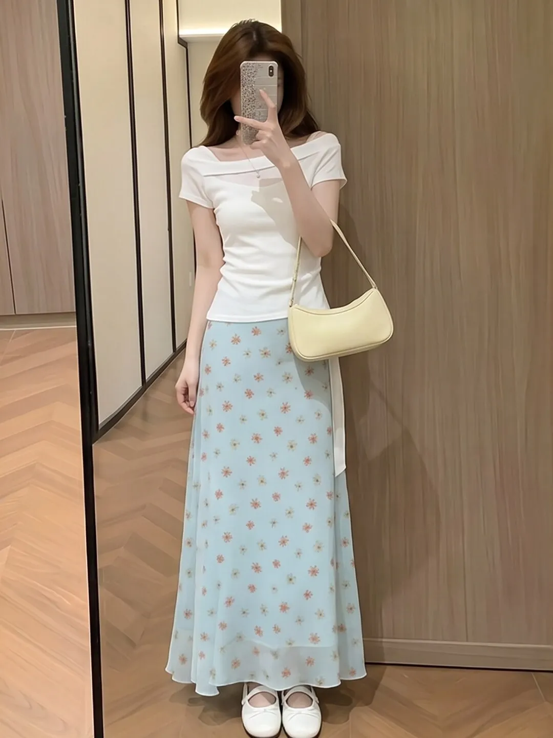 Summer Floral Print Short Sleeve Top And Skirt Set Women's Fashionable plus Size High Waist Elegant Casual Polyester Blend
Summer Floral Print Short Sleeve Top And Skirt Set Women's Fashionable plus Size High Waist Elegant Casual Polyester Blend