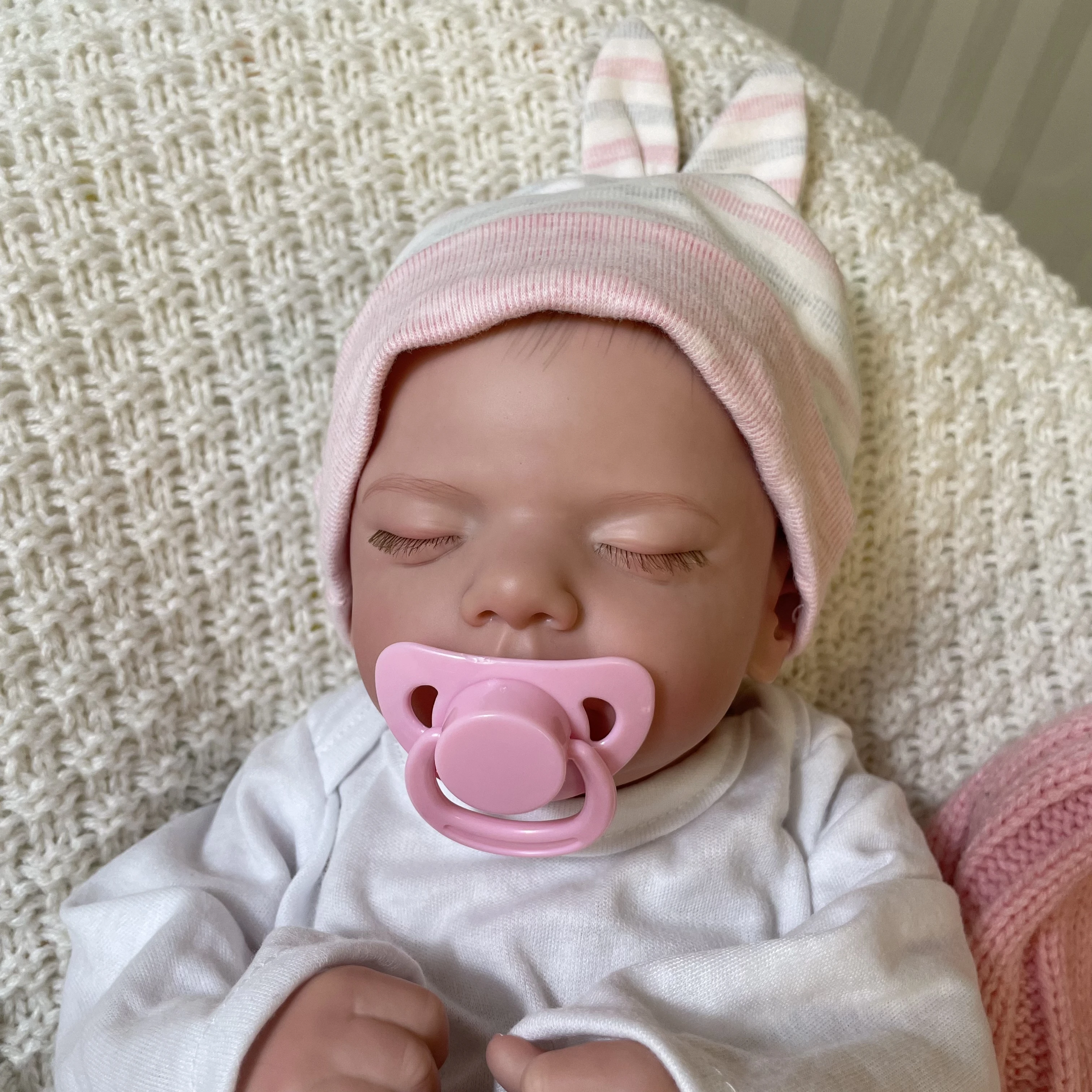 19inch Already Painted Finished Reborn Baby Doll Sam Sleeping Newborn Baby Size 3D Skin Visible Veins Collectible Art Doll
19inch Already Painted Finished Reborn Baby Doll Sam Sleeping Newborn Baby Size 3D Skin Visible Veins Collectible Art Doll