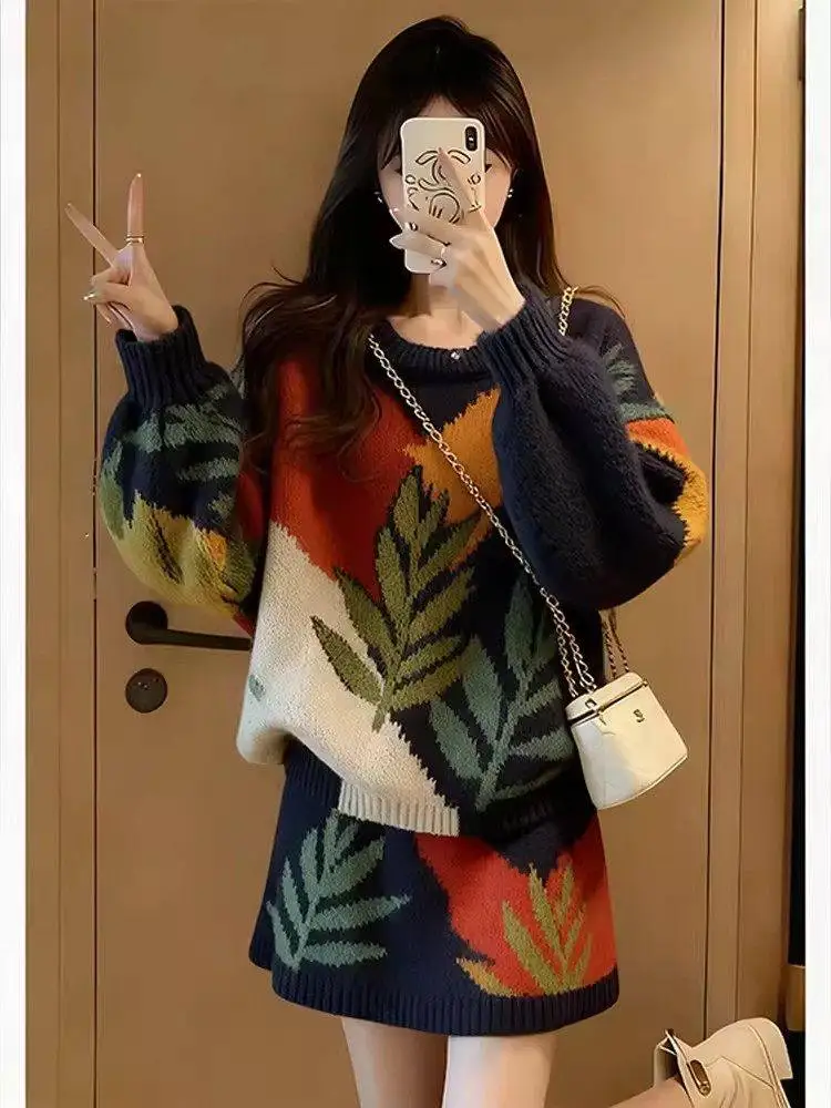 Модный вязаный свитер и короткая юбка: комплект из двух предметов для женщин, с круглым вырезом, высокой талией, повседневный, осенне-зимний ансамбль
Модный вязаный свитер и короткая юбка: комплект из двух предметов для женщин, с круглым вырезом, высокой талией, повседневный, осенне-зимний ансамбль