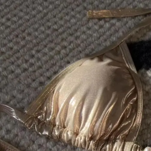 Быстросохнущий купальник, 2 шт./компл., женский сексуальный комплект бикини, яркая поверхность, бюстгальтер с лямкой на шее из искусственного жемчуга, комплект стрингов на шнуровке, пляжная одежда
Быстросохнущий купальник, 2 шт./компл., женский сексуальный комплект бикини, яркая поверхность, бюстгальтер с лямкой на шее из искусственного жемчуга, комплект стрингов на шнуровке, пляжная одежда