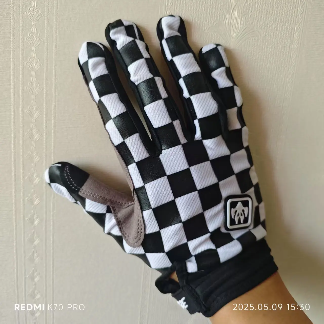FASTGOOSE Full Finger Motorcycle Gloves - Hyper Grip & Ventilation for Long Rides, Unisex Breathable Cycling Touchscreen Glove
FASTGOOSE Full Finger Motorcycle Gloves - Hyper Grip & Ventilation for Long Rides, Unisex Breathable Cycling Touchscreen Glove