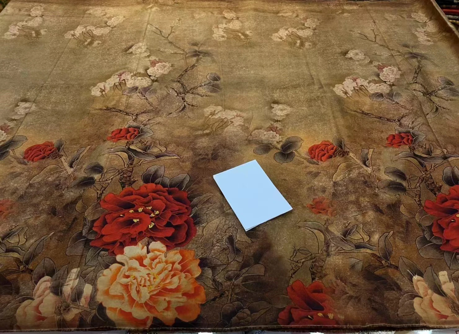 Высококачественное платье Cheongsam, высококачественная ткань из натурального шелка, ароматная пряжа с облаком
Высококачественное платье Cheongsam, высококачественная ткань из натурального шелка, ароматная пряжа с облаком