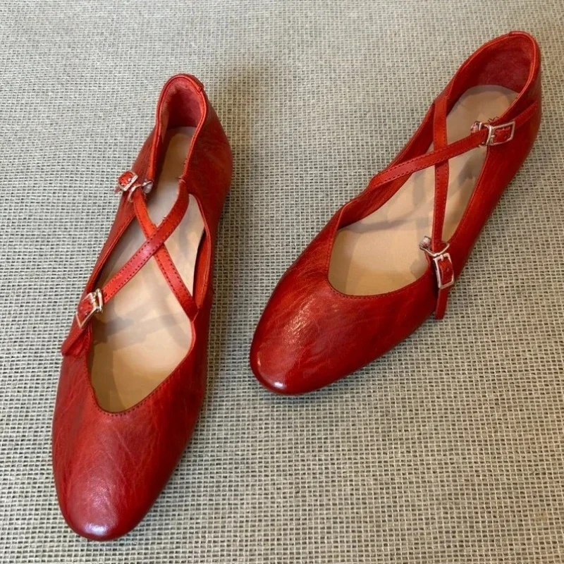 Брендовые балетки на плоской подошве с круглым носком, женские туфли Мэри Джейн на мягкой подошве в стиле ретро, удобные модельные туфли на низком каблуке с перекрестной завязкой, повседневные туфли-мюли
Брендовые балетки на плоской подошве с круглым носком, женские туфли Мэри Джейн на мягкой подошве в стиле ретро, удобные модельные туфли на низком каблуке с перекрестной завязкой, повседневные туфли-мюли