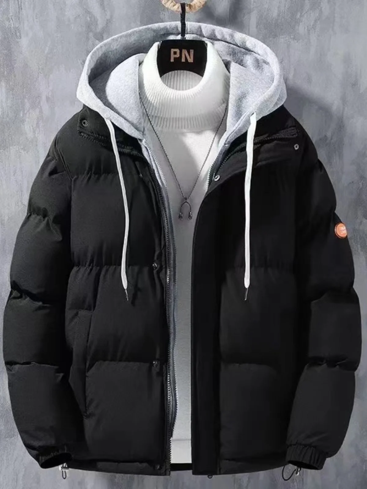 Мужская утепленная зимняя хлопковая куртка с капюшоном, не пропускающая пух, для молодежи и студентов, теплая, свободного кроя, с эффектом двухслойности
Мужская утепленная зимняя хлопковая куртка с капюшоном, не пропускающая пух, для молодежи и студентов, теплая, свободного кроя, с эффектом двухслойности