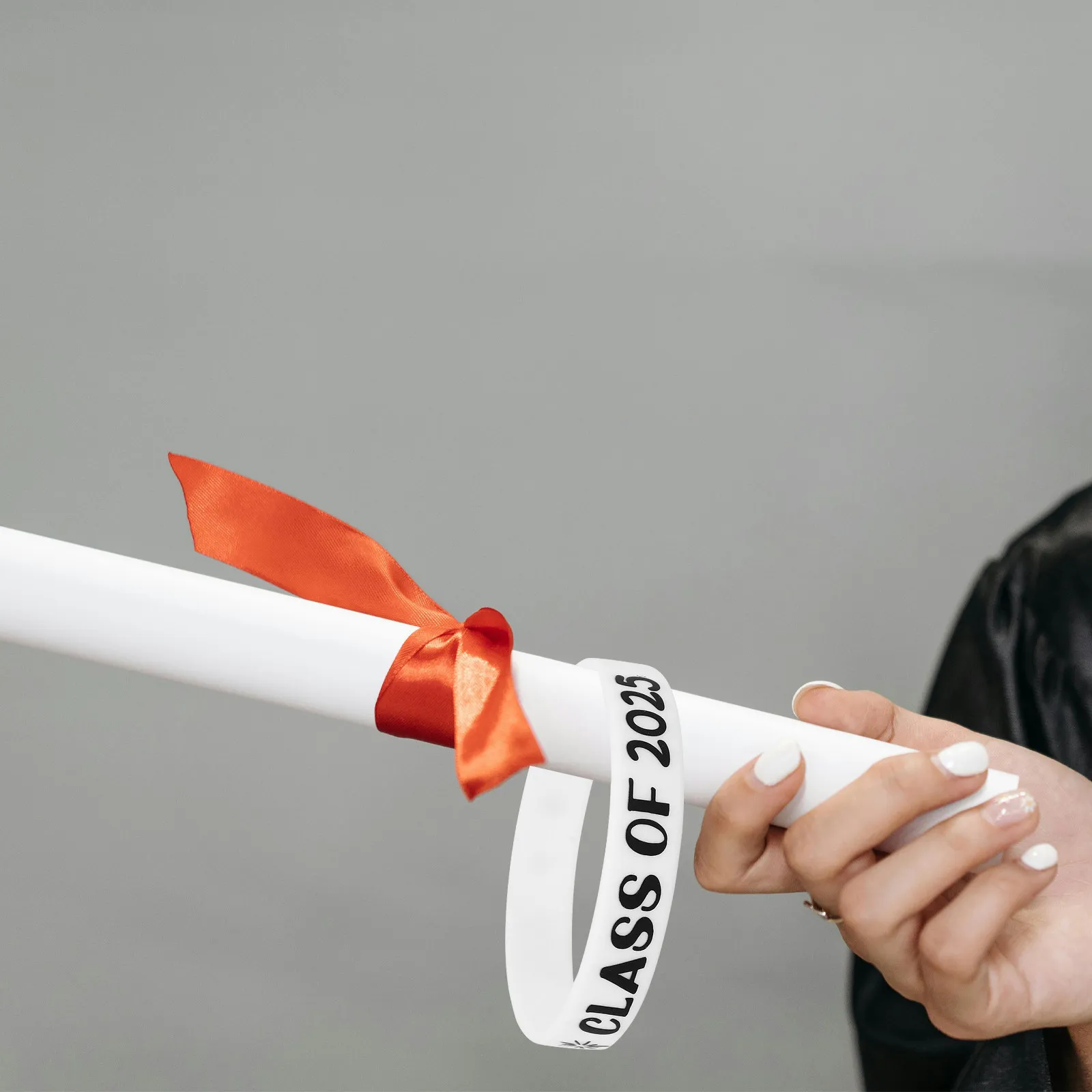 10 шт. светящихся в темноте силиконовых браслетов для выпускников 2025 года, сувениры для выпускного вечера, светящиеся браслеты для мероприятий
10 шт. светящихся в темноте силиконовых браслетов для выпускников 2025 года, сувениры для выпускного вечера, светящиеся браслеты для мероприятий