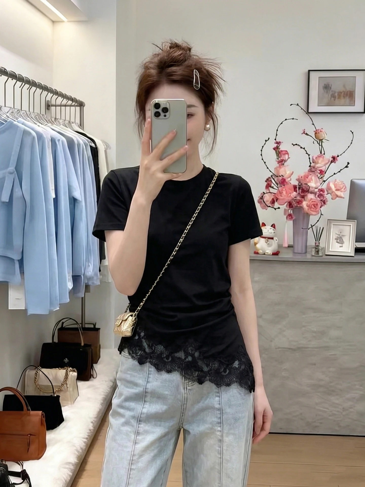 Summer Fashion Lace Splicing Design Slim Fit Short Sleeve T-Shirt Women's Elegant Style Commute Korean Version Straight Tube
Summer Fashion Lace Splicing Design Slim Fit Short Sleeve T-Shirt Women's Elegant Style Commute Korean Version Straight Tube