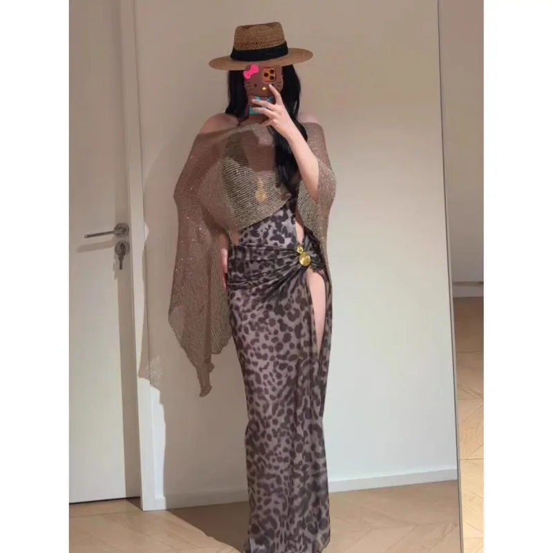 Women's Leopard Print Halter Maxi Dress with High Slit and Waist Cutout Beach Party Dress
Women's Leopard Print Halter Maxi Dress with High Slit and Waist Cutout Beach Party Dress