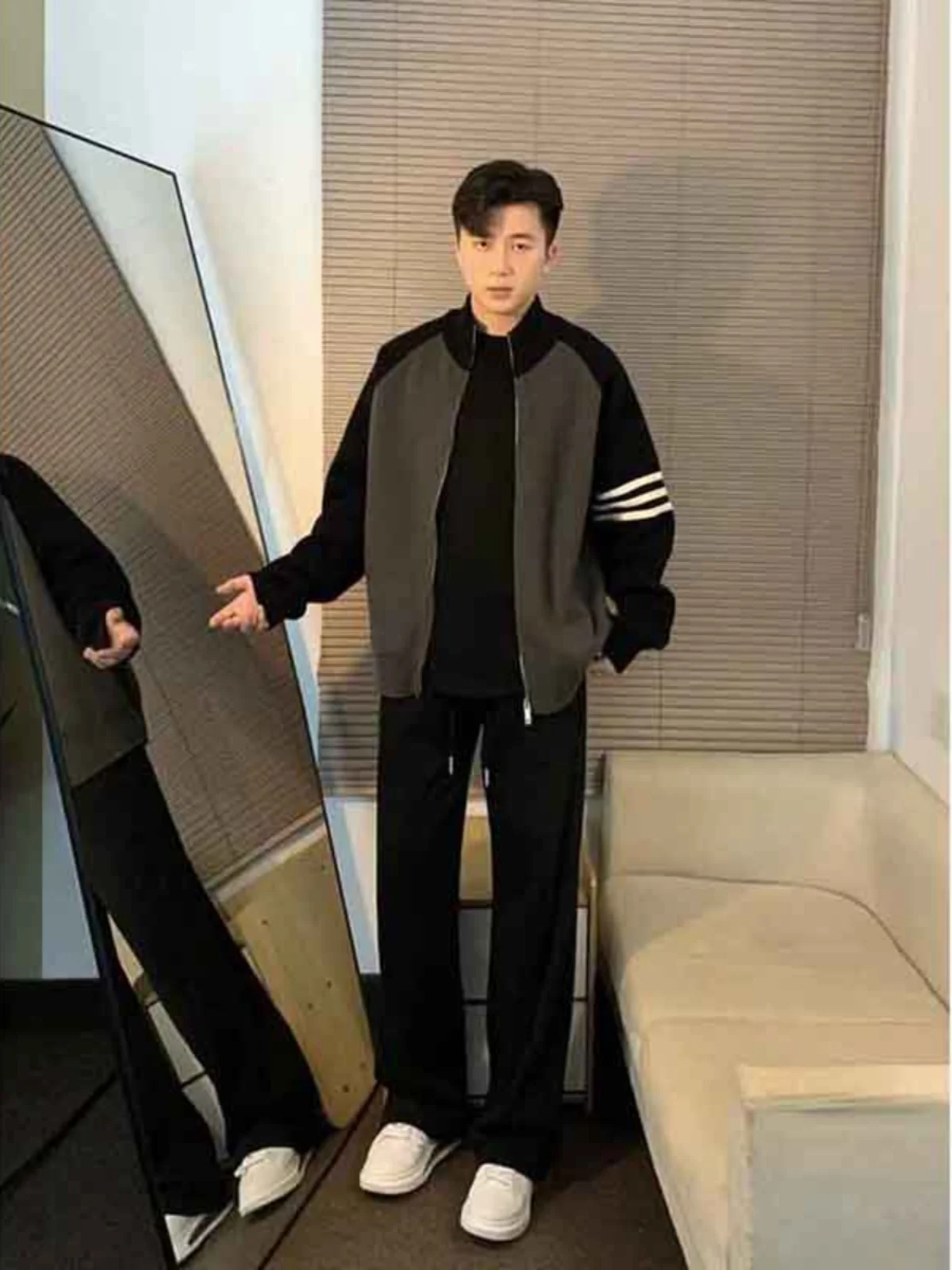 Американский ретро-кардиган в полоску, вязаный, мужской, весенне-осенний, модный, высокого качества, с воротником-стойкой, для пар
Американский ретро-кардиган в полоску, вязаный, мужской, весенне-осенний, модный, высокого качества, с воротником-стойкой, для пар