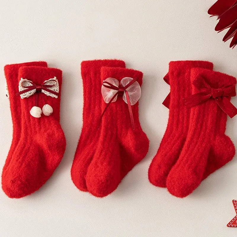 Красные бархатные носки для маленьких девочек, новогодняя обувь на удачу, зимние теплые детские плюшевые носки, коралловый флис, детские чулки до середины икры с бантом, От 0 до 3 лет
Красные бархатные носки для маленьких девочек, новогодняя обувь на удачу, зимние теплые детские плюшевые носки, коралловый флис, детские чулки до середины икры с бантом, От 0 до 3 лет