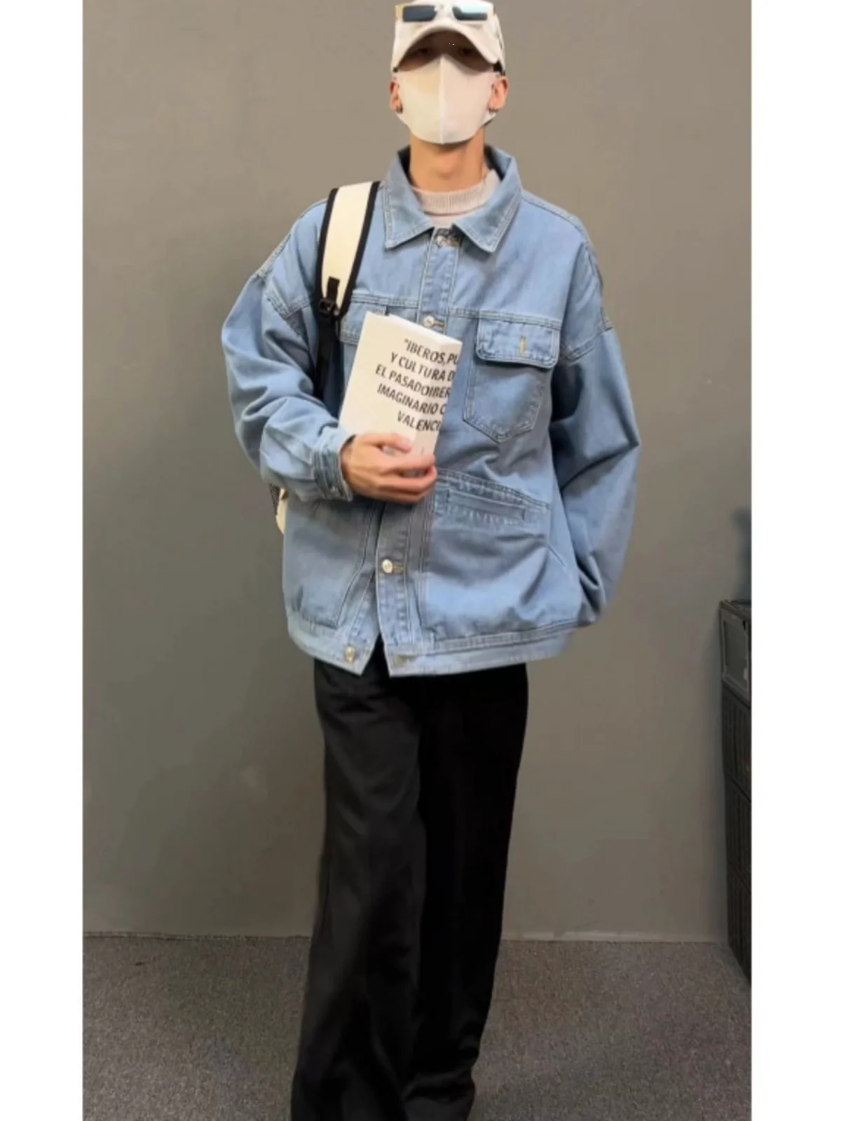 Светло-голубая мужская джинсовая куртка в американском уличном стиле, весна-осень, Cleanfit, с воротником, модный бренд Haome
Светло-голубая мужская джинсовая куртка в американском уличном стиле, весна-осень, Cleanfit, с воротником, модный бренд Haome