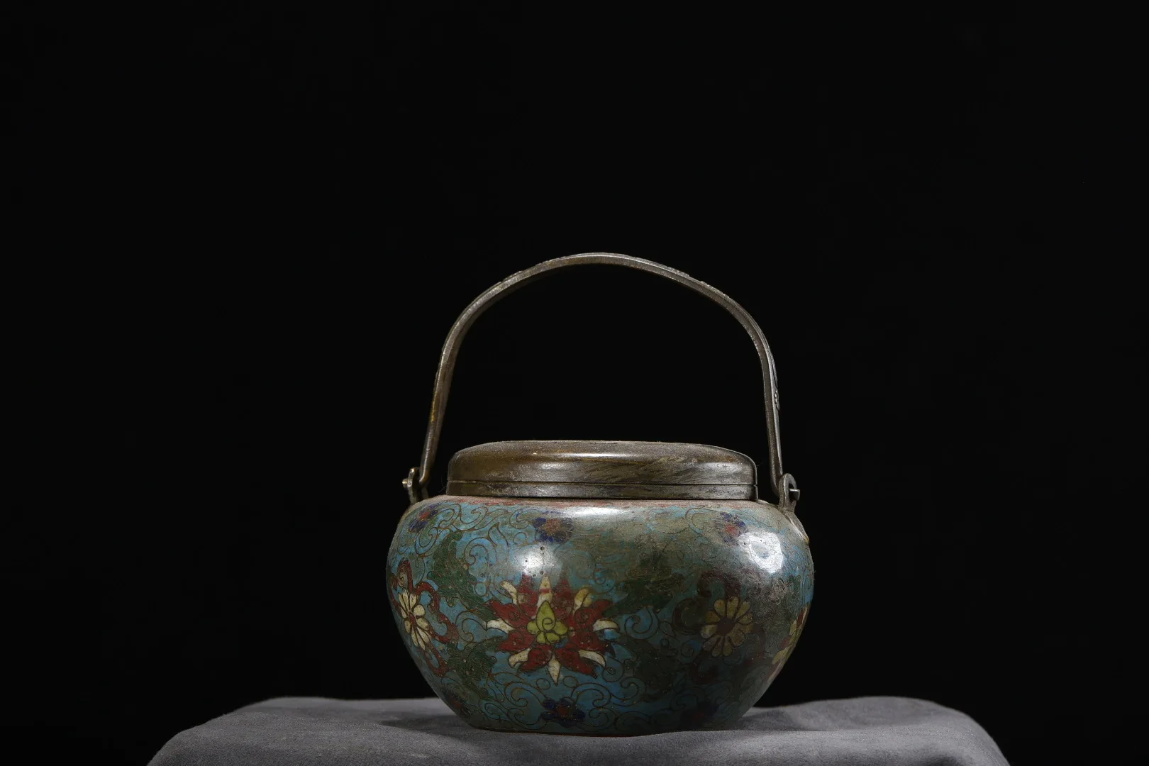 5-дюймовая немецкая народная старая бронза Cloisonn, эмаль, текстура лотоса, ручка, печь, теплая ручная печь, курильница, городской дом
5-дюймовая немецкая народная старая бронза Cloisonn, эмаль, текстура лотоса, ручка, печь, теплая ручная печь, курильница, городской дом