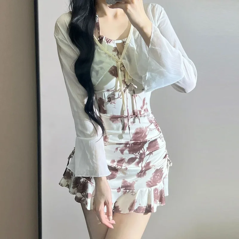 Women's Floral Two-Piece Swimwear Halter Dress with Sheer Cover-Up Slim Beachwear
Women's Floral Two-Piece Swimwear Halter Dress with Sheer Cover-Up Slim Beachwear