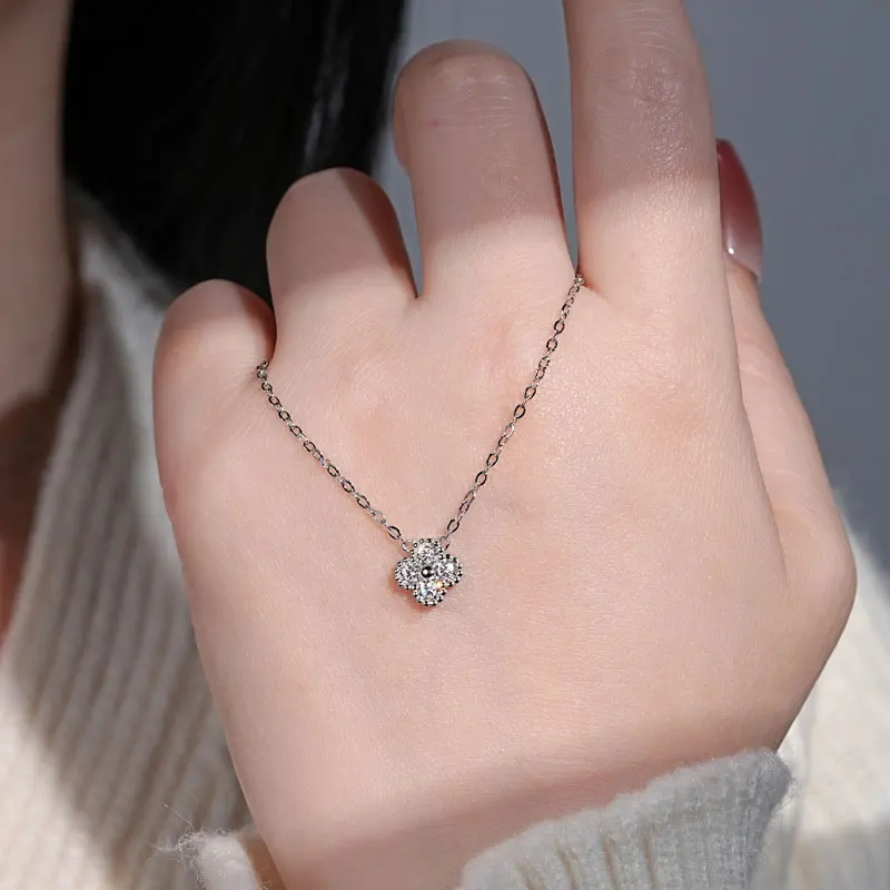 RAPRGOLD GRA Certified D VVS1 Moissanite Clover Pendant Necklace for Women S925 Sterling Silver Chains Wedding Neck Jewelry Gift
RAPRGOLD GRA Certified D VVS1 Moissanite Clover Pendant Necklace for Women S925 Sterling Silver Chains Wedding Neck Jewelry Gift