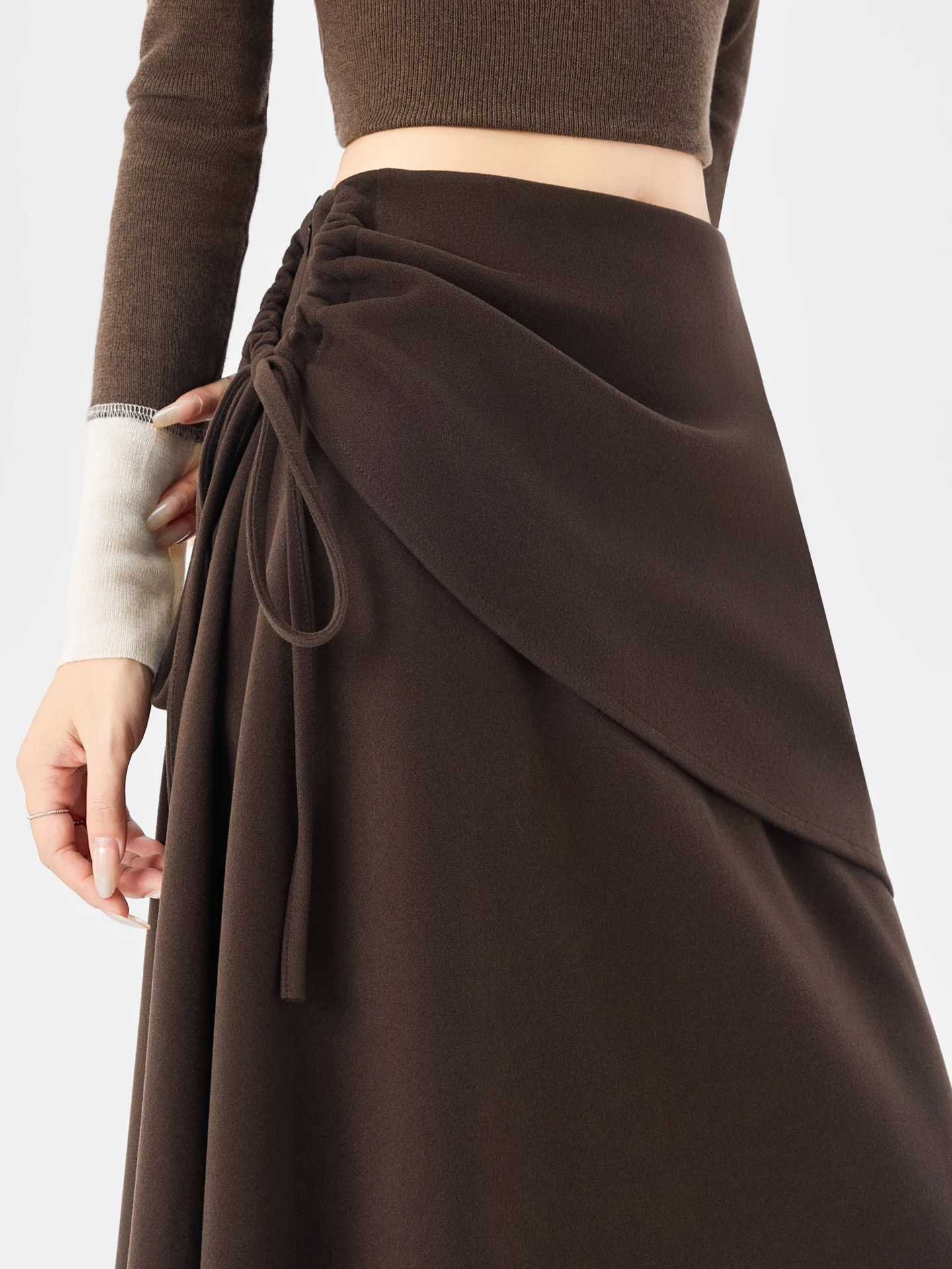 Thickened Woolen A-Line Skirt High Waist Slim Fit Coffee Color Asymmetrical Long Umbrella Skirt for Women Autumn Winter
Thickened Woolen A-Line Skirt High Waist Slim Fit Coffee Color Asymmetrical Long Umbrella Skirt for Women Autumn Winter