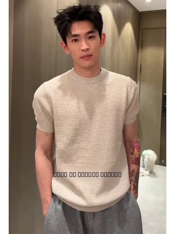 Мужская футболка из трикотажа Ice Silk с коротким рукавом, из чистого хлопка, свободного кроя, летняя, с охлаждающим эффектом, струящаяся текстура, модная молодежная одежда
Мужская футболка из трикотажа Ice Silk с коротким рукавом, из чистого хлопка, свободного кроя, летняя, с охлаждающим эффектом, струящаяся текстура, модная молодежная одежда