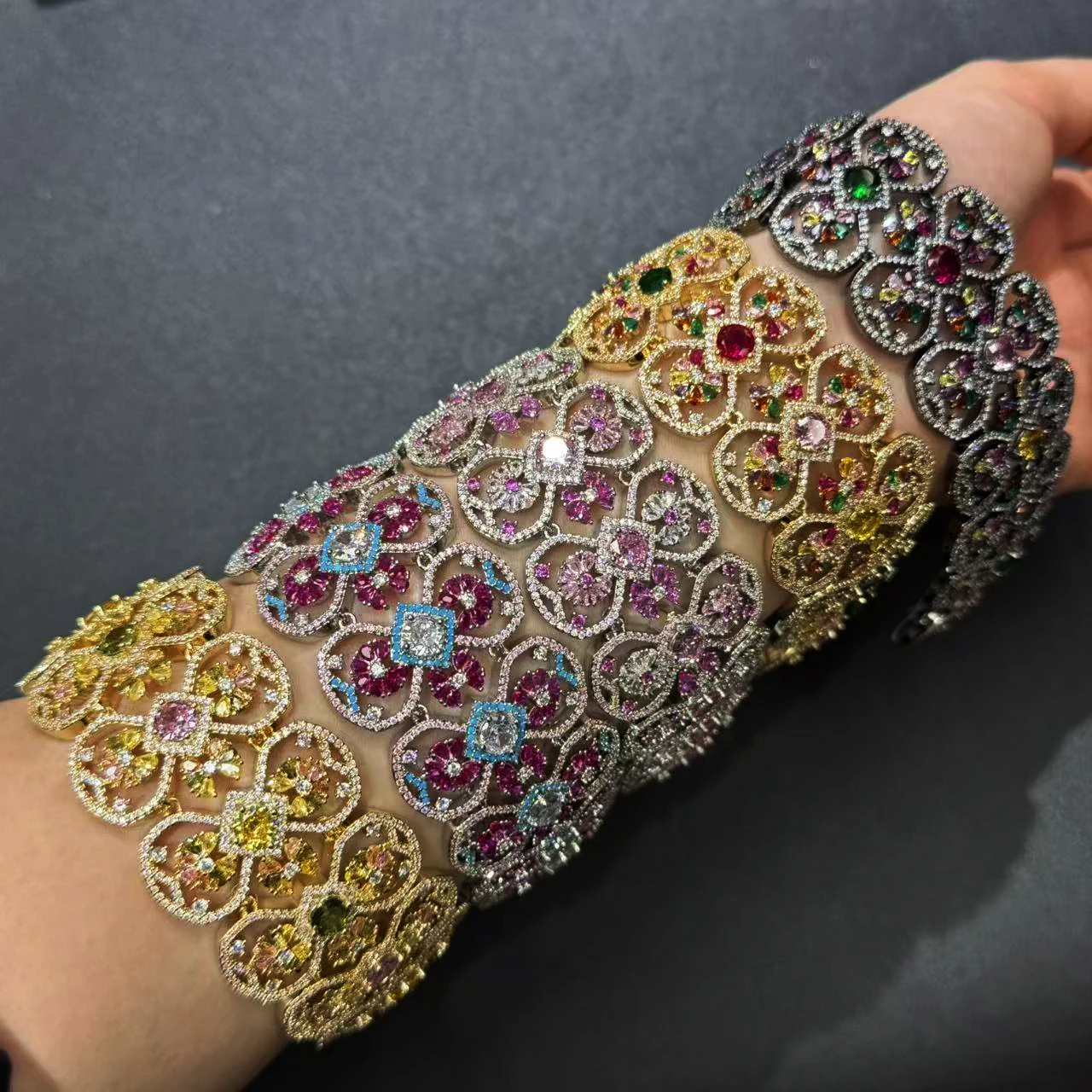 luxury cubic zirconia bracelet for women shiny gorgeous jewelry gala event wedding party multicolor blue pink yellow 3cm width
luxury cubic zirconia bracelet for women shiny gorgeous jewelry gala event wedding party multicolor blue pink yellow 3cm width