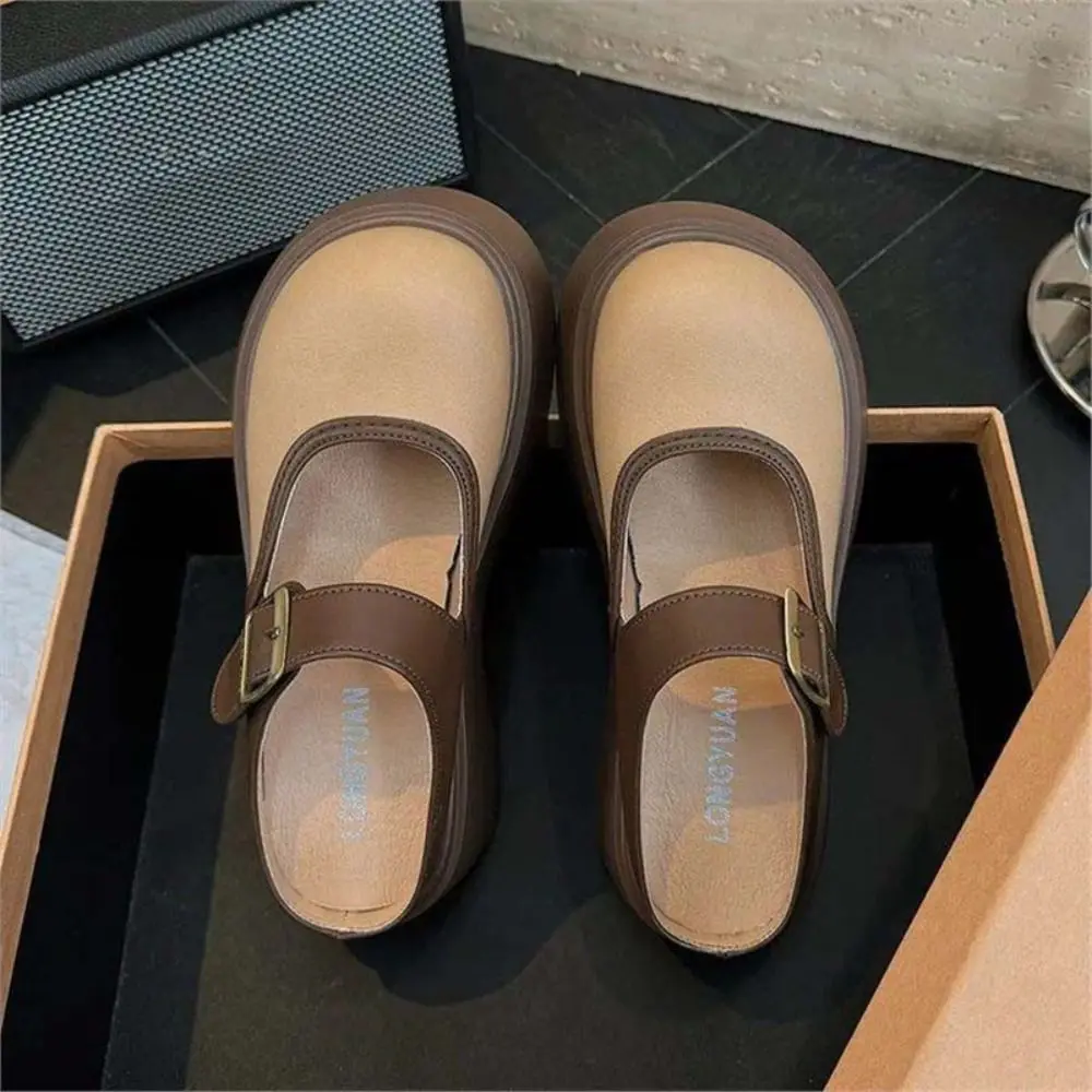 Милые тапочки из ПВХ, женские противоскользящие тапочки Мэри Джейн с закрытым носком, шлепанцы на мягкой подошве во французском стиле, сандалии для девочек
Милые тапочки из ПВХ, женские противоскользящие тапочки Мэри Джейн с закрытым носком, шлепанцы на мягкой подошве во французском стиле, сандалии для девочек