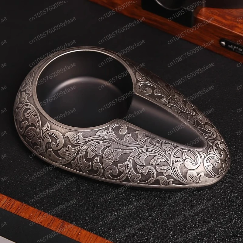Portable cigar ashtray Retro Tang grass pattern metal light luxury cigar special ashtray Men's smoking accessories
Portable cigar ashtray Retro Tang grass pattern metal light luxury cigar special ashtray Men's smoking accessories