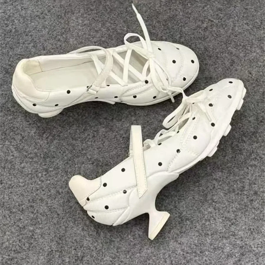 Женские балетки на шнуровке в горошек, дизайнерские туфли на необычном каблуке, женские туфли-мэри-джейн с круглым носком, женские туфли-лодочки
Женские балетки на шнуровке в горошек, дизайнерские туфли на необычном каблуке, женские туфли-мэри-джейн с круглым носком, женские туфли-лодочки