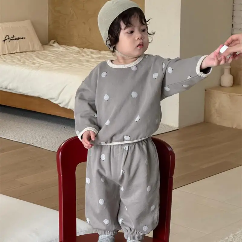 2025 Autumn New Baby Long Sleeve Clothes Set Infant Boys Polka Dot Sweatshirt + Pants 2pcs Suit Kids Toddler Casual Outfits
2025 Autumn New Baby Long Sleeve Clothes Set Infant Boys Polka Dot Sweatshirt + Pants 2pcs Suit Kids Toddler Casual Outfits