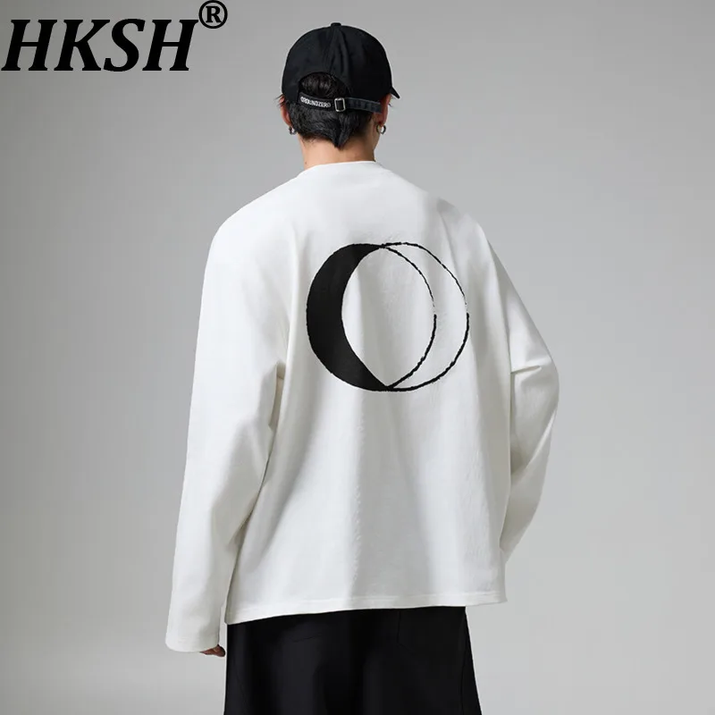 HKSH Spring Autumn New Men Tide Dark Cotton Loose Fit Versatile Long-sleeved T-shirt Women Chic Ins Streetwear Tees Vibe HK20387
HKSH Spring Autumn New Men Tide Dark Cotton Loose Fit Versatile Long-sleeved T-shirt Women Chic Ins Streetwear Tees Vibe HK20387