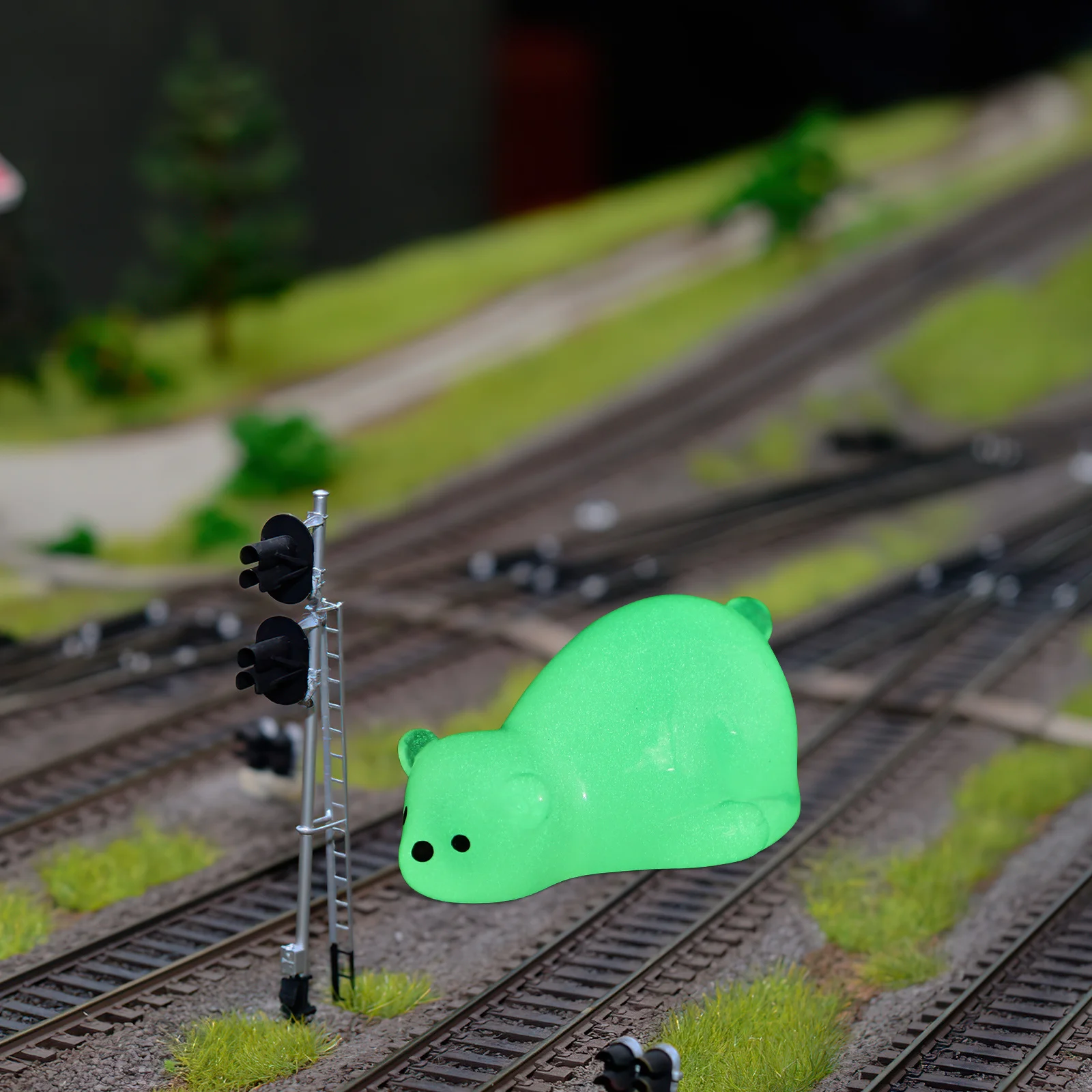 20pcs Glow The Dark Polar Bear Statue Resin Animal Figure For Garden Lawn Cute Bear Figure Yard Decor Outdoor Indoor Scene
20pcs Glow The Dark Polar Bear Statue Resin Animal Figure For Garden Lawn Cute Bear Figure Yard Decor Outdoor Indoor Scene