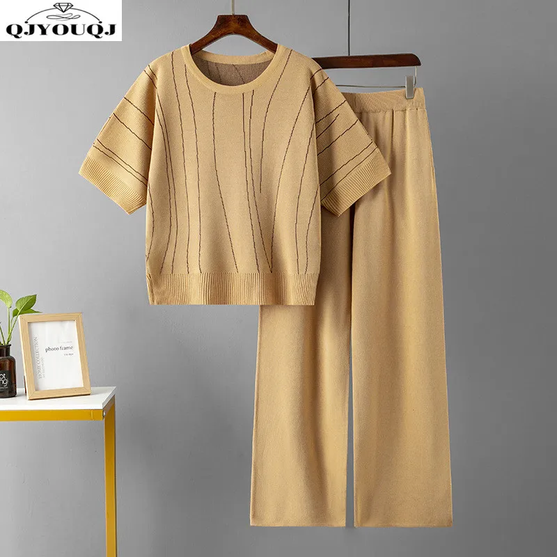 Spring and summer new women's slim striped top+fashionable wide leg pants two-piece set trendy
Spring and summer new women's slim striped top+fashionable wide leg pants two-piece set trendy