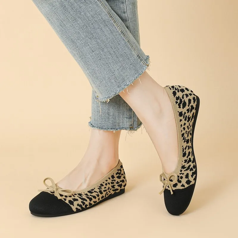 DIMANYU Flat Shoes Women's Round Toe 2025 New Shallow Bow Casual Large Size Shoes Women's Knitted Women's Ballet Shoes
DIMANYU Flat Shoes Women's Round Toe 2025 New Shallow Bow Casual Large Size Shoes Women's Knitted Women's Ballet Shoes