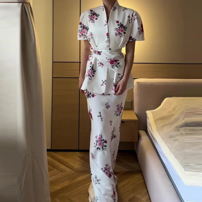 Stand Collar Printed Puff Short Sleeve Tops Skirts Matching Sets Elegant Temperament Lady Commute Sets Summer Sexy Slim Outfits
Stand Collar Printed Puff Short Sleeve Tops Skirts Matching Sets Elegant Temperament Lady Commute Sets Summer Sexy Slim Outfits
