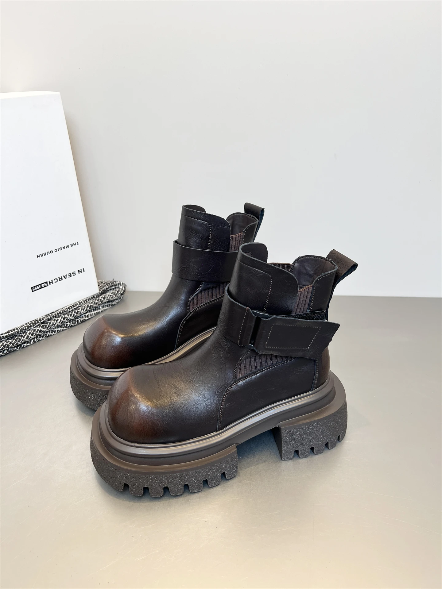 Belt Buckle Platform Thick Sole Woman Ankle Boots Height Increase Short Booties Autumn Winter Ladies Thick Bottom Botas De Mujer
Belt Buckle Platform Thick Sole Woman Ankle Boots Height Increase Short Booties Autumn Winter Ladies Thick Bottom Botas De Mujer
