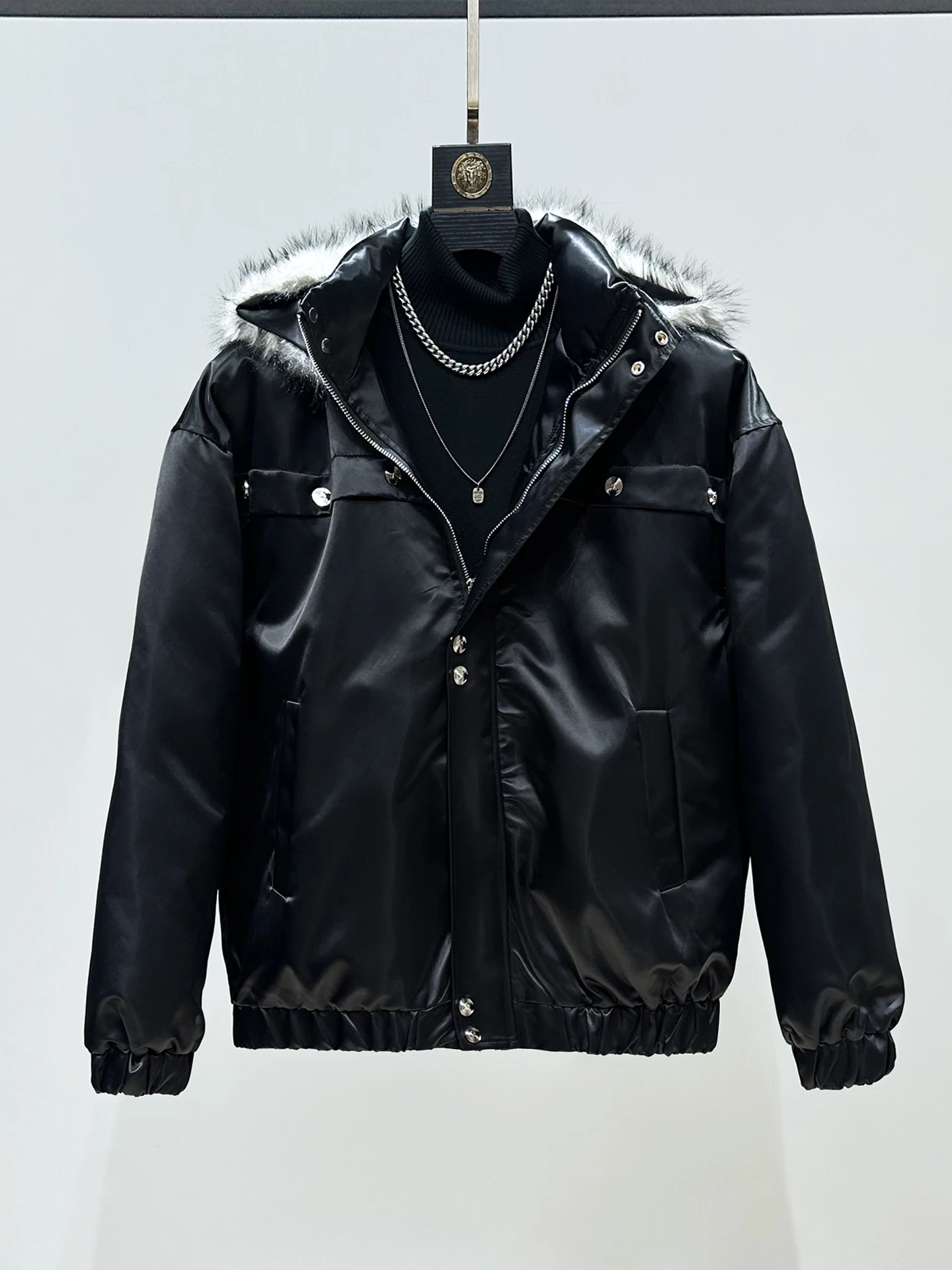 Мужская утепленная хлопковая куртка с капюшоном, теплая верхняя одежда, свободное черное пальто с меховым воротником, молодежная модная зимняя одежда, бренд Home Brand
Мужская утепленная хлопковая куртка с капюшоном, теплая верхняя одежда, свободное черное пальто с меховым воротником, молодежная модная зимняя одежда, бренд Home Brand