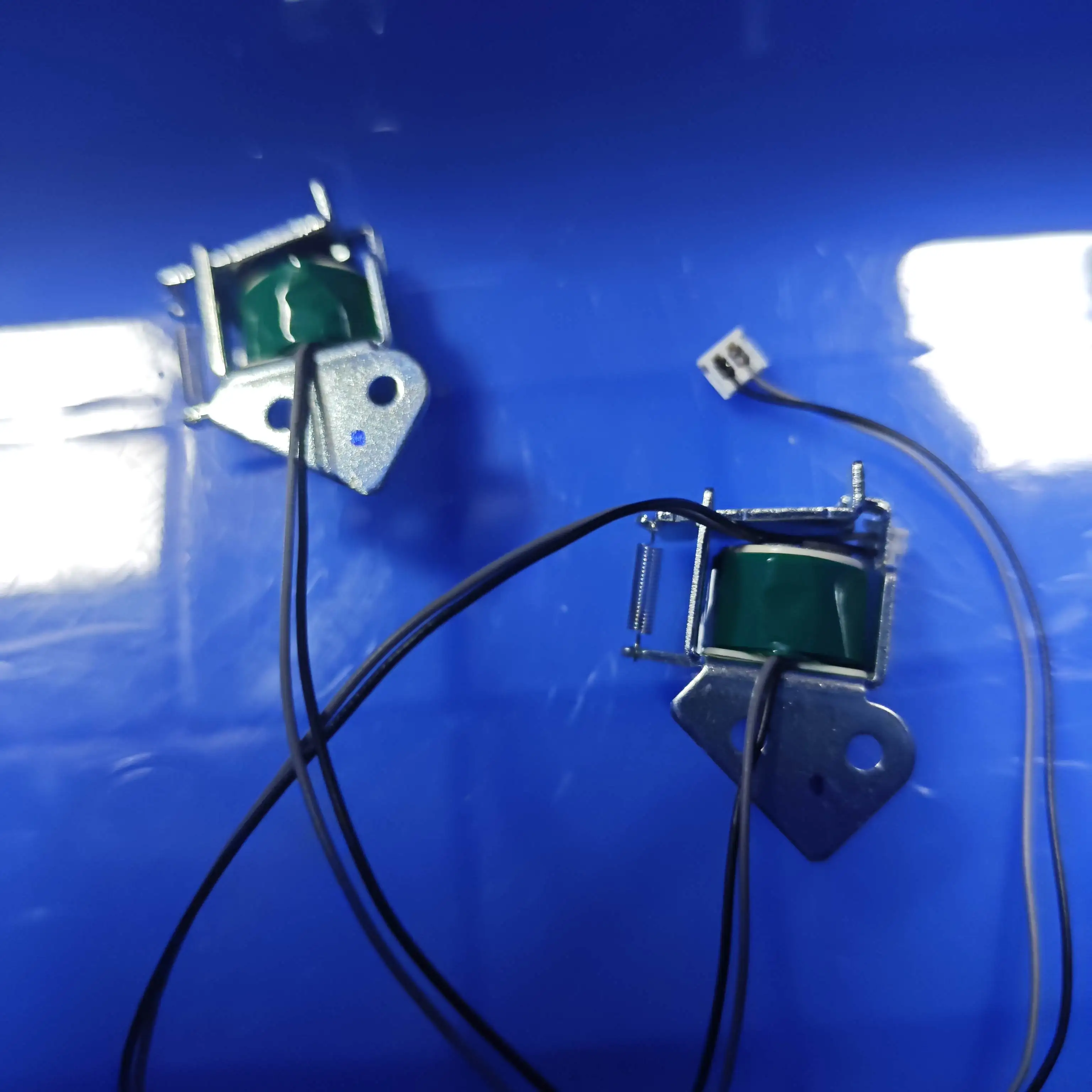 5 шт. оригинальный соленоид JC33-00028D для Samsung CLP-415 4175 4195 1860 1861 680 CLX-6260 3010 3060 2680 основной соленоид двигателя
5 шт. оригинальный соленоид JC33-00028D для Samsung CLP-415 4175 4195 1860 1861 680 CLX-6260 3010 3060 2680 основной соленоид двигателя