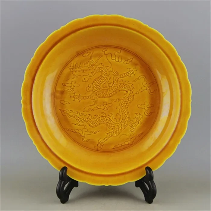 Daming Hongzhi Yellow Glaze Carved Single Dragon Lace Porcelain Plate Antique Ancient Porcelain Retro Home Decoration Collection
Daming Hongzhi Yellow Glaze Carved Single Dragon Lace Porcelain Plate Antique Ancient Porcelain Retro Home Decoration Collection