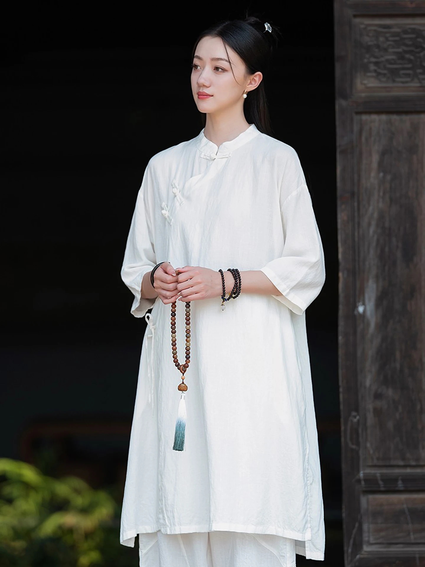 New Chinese Style Women's Linen Top Summer Thin Monastic Buddhist Clothing Breathable Short Sleeve Stand Collar Zen Meditatio...
New Chinese Style Women's Linen Top Summer Thin Monastic Buddhist Clothing Breathable Short Sleeve Stand Collar Zen Meditatio...