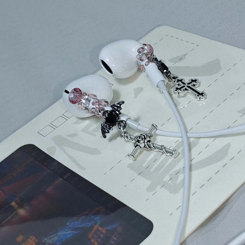 Devil Wings Earphone Decoration Customization Handmade DIY Wired Earphone Accessories Exquisite Gifts Photo Matching Accessories
Devil Wings Earphone Decoration Customization Handmade DIY Wired Earphone Accessories Exquisite Gifts Photo Matching Accessories