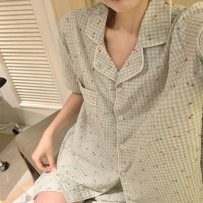 Korean Version Ins Floral Plaid Pajamas Women Summer Simple Short-sleeved Shorts Internet Celebrity Student Loose Loungewear Set
Korean Version Ins Floral Plaid Pajamas Women Summer Simple Short-sleeved Shorts Internet Celebrity Student Loose Loungewear Set