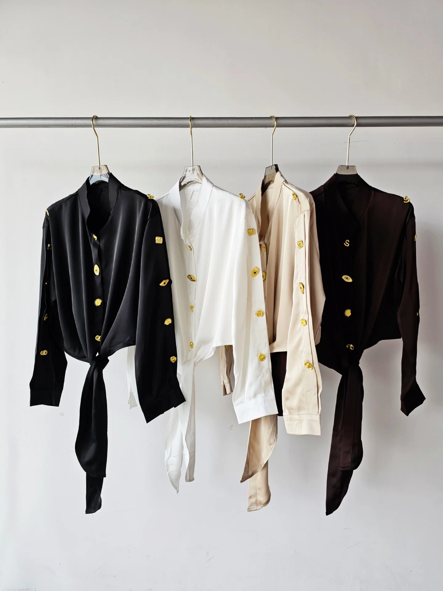 Minimalist Vintage Metal Button Long Sleeve Acetate Sash Shirt Women Elegant Short Shirt Straight Cut Summer Fashion Ladies' ...
Minimalist Vintage Metal Button Long Sleeve Acetate Sash Shirt Women Elegant Short Shirt Straight Cut Summer Fashion Ladies' ...