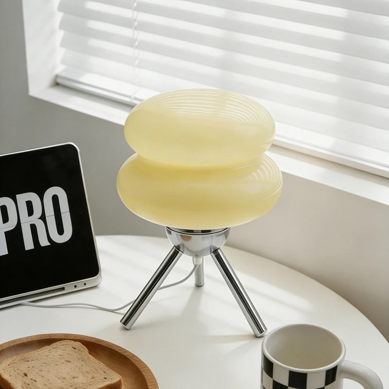 Bauhaus Mid-Century Glass Cloud Table Lamp Korean Ins Cream Style High-End Ambient Light for Homestay Bedroom Girls Room Bedside
Bauhaus Mid-Century Glass Cloud Table Lamp Korean Ins Cream Style High-End Ambient Light for Homestay Bedroom Girls Room Bedside