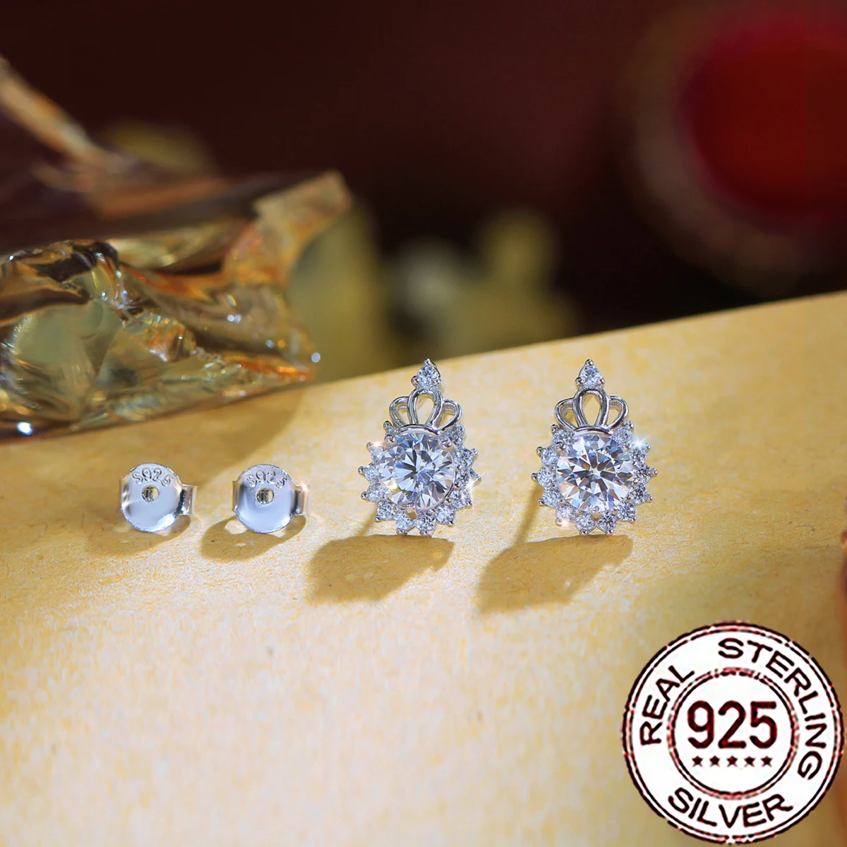 QooLady 925 Sterling Silver Gorgeous Cubic Zircon Big Crown Flower Design Stud Earrings for Women Engagement Party Jewelry SE156
QooLady 925 Sterling Silver Gorgeous Cubic Zircon Big Crown Flower Design Stud Earrings for Women Engagement Party Jewelry SE156