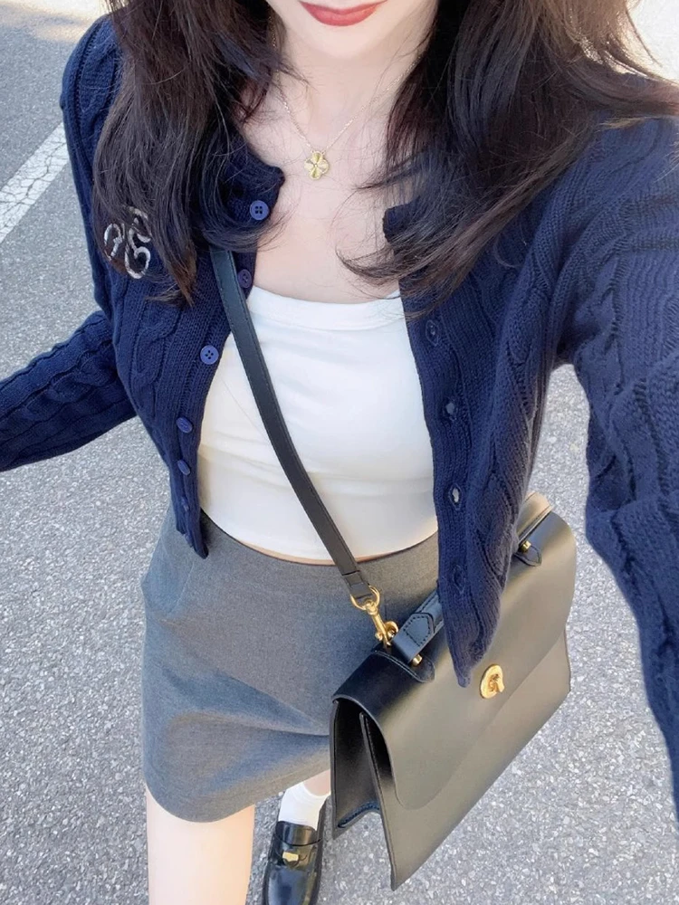 Blue Knitted Fufu Sweater Coat Women's Autumn Winter Lazy Sle Design Sense Open Cardigan Comfortable Loose Fit Pure Color
Blue Knitted Fufu Sweater Coat Women's Autumn Winter Lazy Sle Design Sense Open Cardigan Comfortable Loose Fit Pure Color