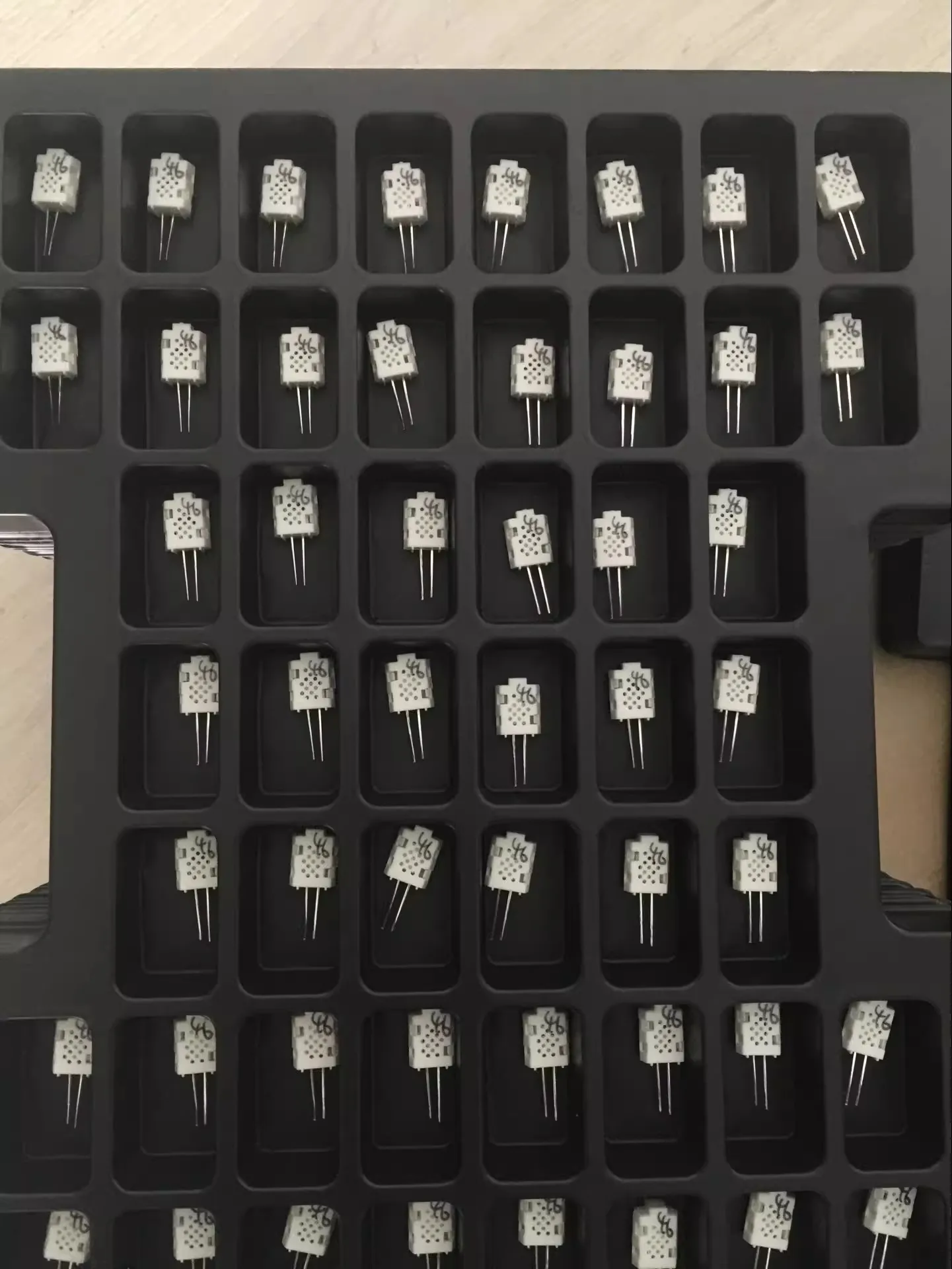 50pcs C10-M53R Environmentally friendly polymer humidity sensor C15-M53R HIS-06K-N
50pcs C10-M53R Environmentally friendly polymer humidity sensor C15-M53R HIS-06K-N