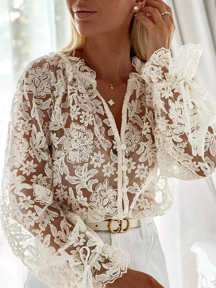 Embroidered three-dimensional flower French niche shirt with hollowed out lace long sleeved casual vacation style shirt
Embroidered three-dimensional flower French niche shirt with hollowed out lace long sleeved casual vacation style shirt