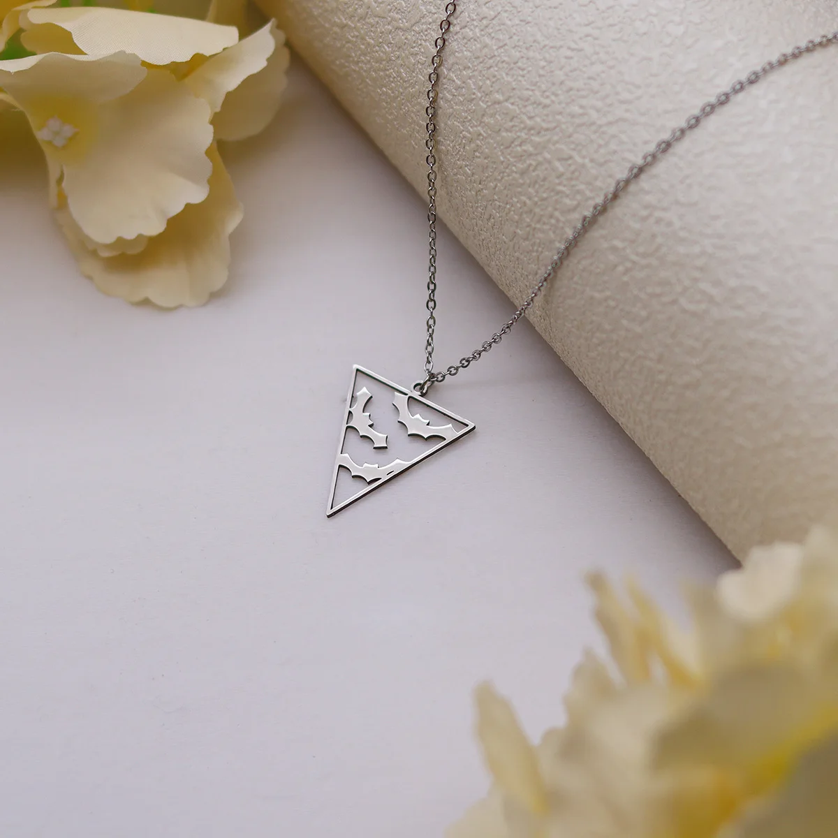 HNSP Stainless Steel Inverted Triangle Pendant Chain Power Necklace For Men Cool Simple Jewelry Accessories
HNSP Stainless Steel Inverted Triangle Pendant Chain Power Necklace For Men Cool Simple Jewelry Accessories