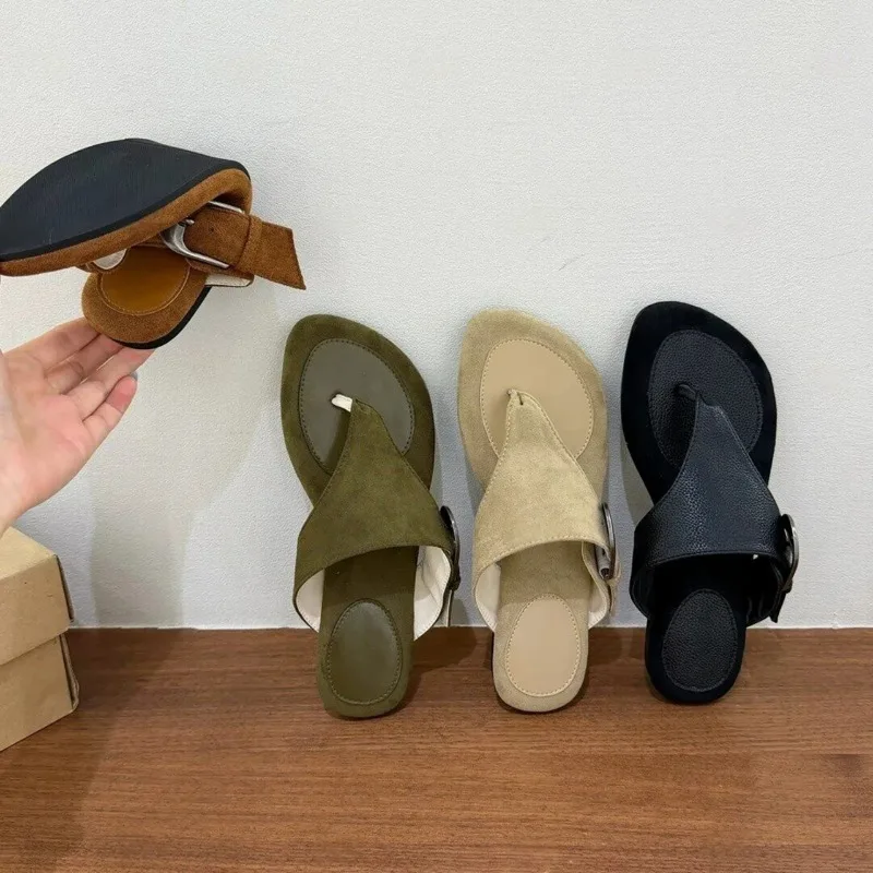 New Summer 2026 Collection: Women’s Flat Flip-Flops – Versatile Casual Beach Sandals for Outdoor Wear
New Summer 2026 Collection: Women’s Flat Flip-Flops – Versatile Casual Beach Sandals for Outdoor Wear