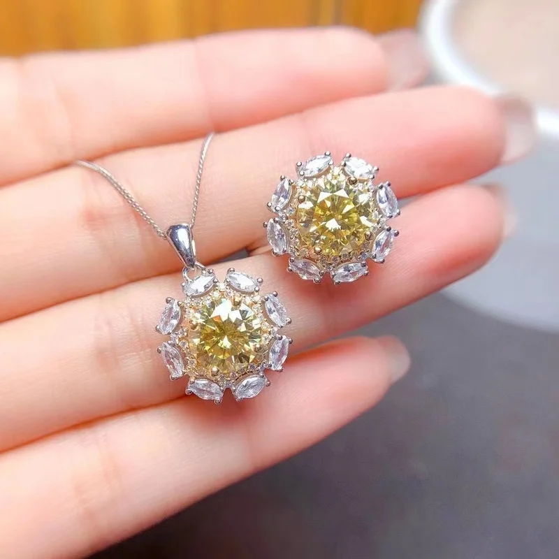 100% Yellow Moissanite Ring 2Ct Fine Wedding Jewelry Sets 925 Sterling Silver Jewelry Set with Ring and Pendant
100% Yellow Moissanite Ring 2Ct Fine Wedding Jewelry Sets 925 Sterling Silver Jewelry Set with Ring and Pendant