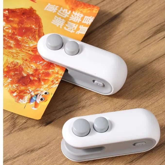 Mini Sealer Home Use Plastic Sealer Snack Moisture Protection Sealer Portable Plastic Bag Sealer Food Preservation PlasticSealer
Mini Sealer Home Use Plastic Sealer Snack Moisture Protection Sealer Portable Plastic Bag Sealer Food Preservation PlasticSealer