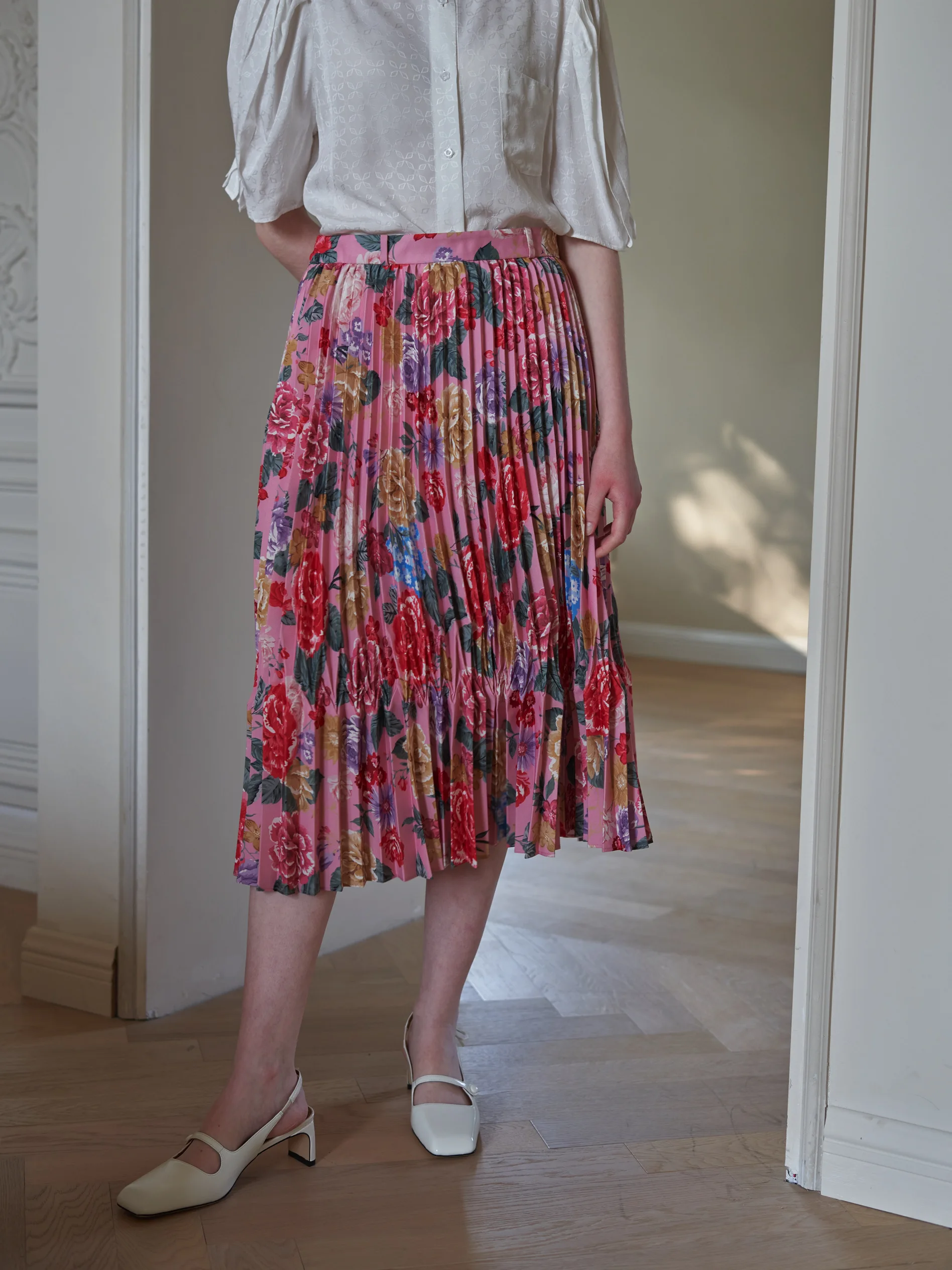 Vintage Star Mountain Bag Original Floral Pleated Midi Skirt mid Waist Holiday Ready 3D Pressed Polyester Fiber Skirts
Vintage Star Mountain Bag Original Floral Pleated Midi Skirt mid Waist Holiday Ready 3D Pressed Polyester Fiber Skirts