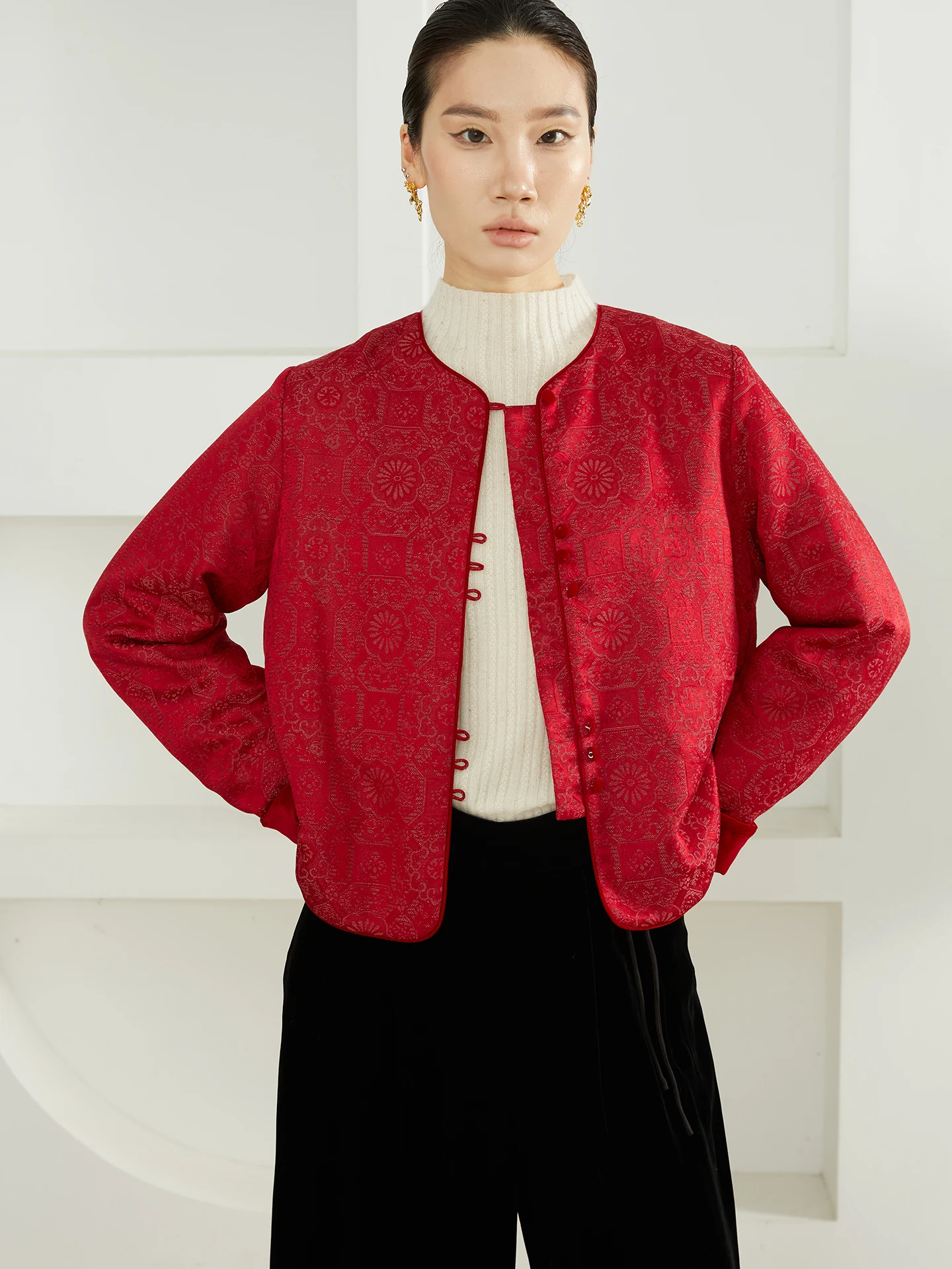 New Chinese Sle Red Cotton Jaet Women's Faion Silk Brocade Gold Tead Hair Design Silk Filling New Year's Gift
New Chinese Sle Red Cotton Jaet Women's Faion Silk Brocade Gold Tead Hair Design Silk Filling New Year's Gift