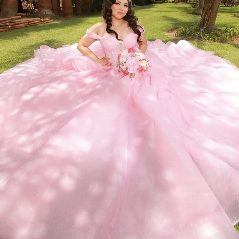 Customized Shiny pink Quinceanera Dresses Off the Shoulder crystal decal layering Long tail Tull Vestido 15 Quinceanera 
Customized Shiny pink Quinceanera Dresses Off the Shoulder crystal decal layering Long tail Tull Vestido 15 Quinceanera